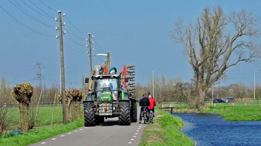 Landbouwverkeer in de polder